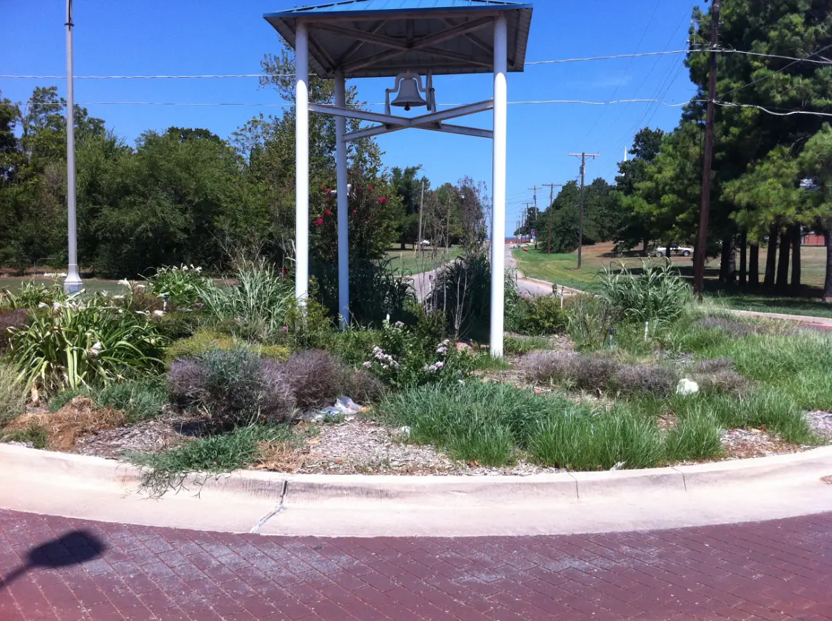 City of Choctaw old landscaping prior to Willis services 10 City of Choctaw old landscaping prior to Willis services 10