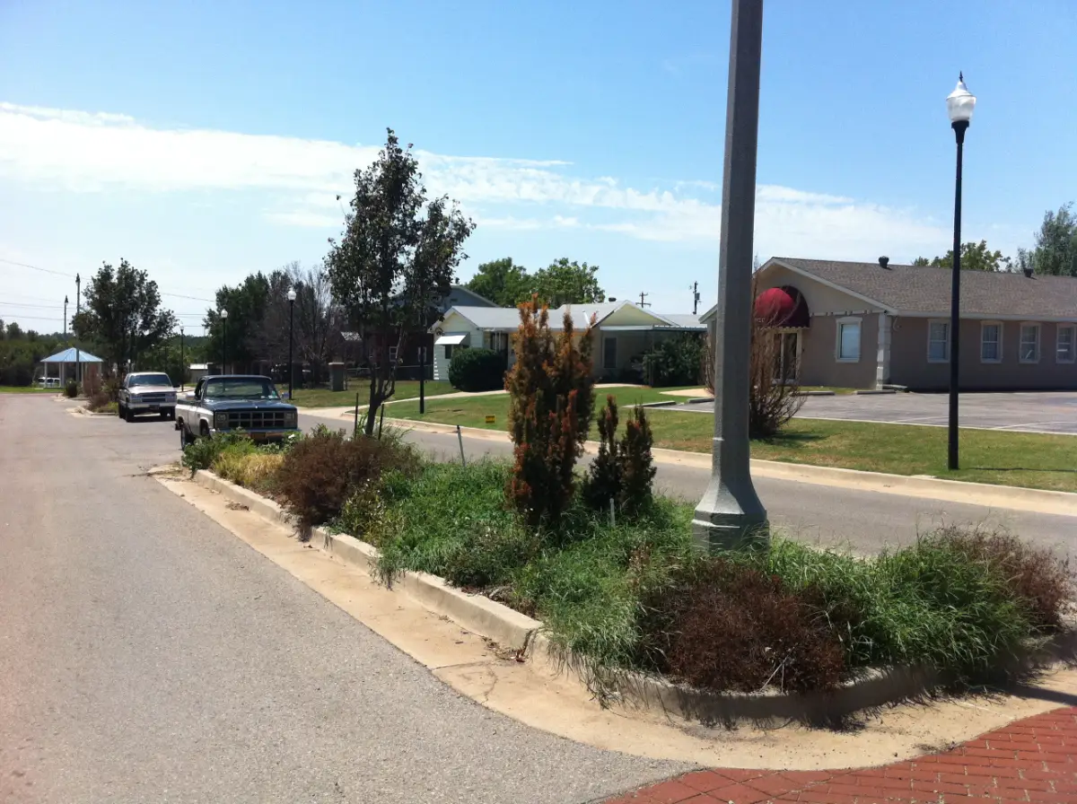 City of Choctaw old landscaping prior to Willis services 7 City of Choctaw old landscaping prior to Willis services 7