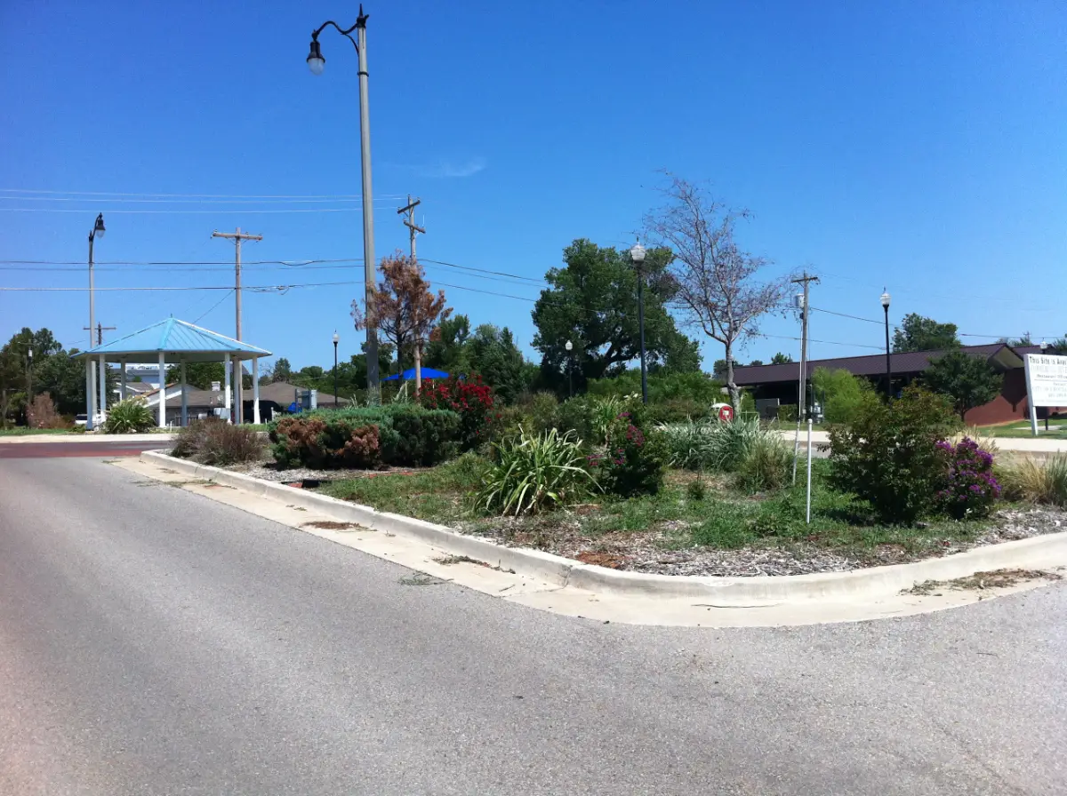 city-of-choctaw-old-landscaping-8