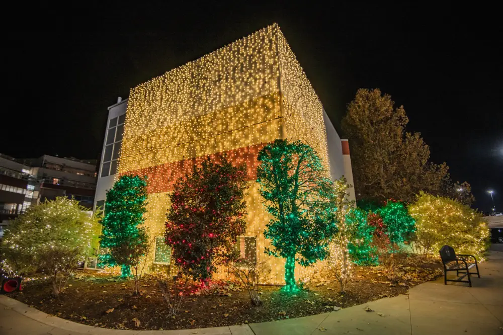 remington-park-holiday-lighting-exterior